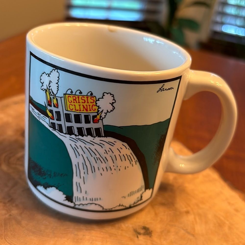 Gary Larson The Far Side "Crisis Mug" 1982
